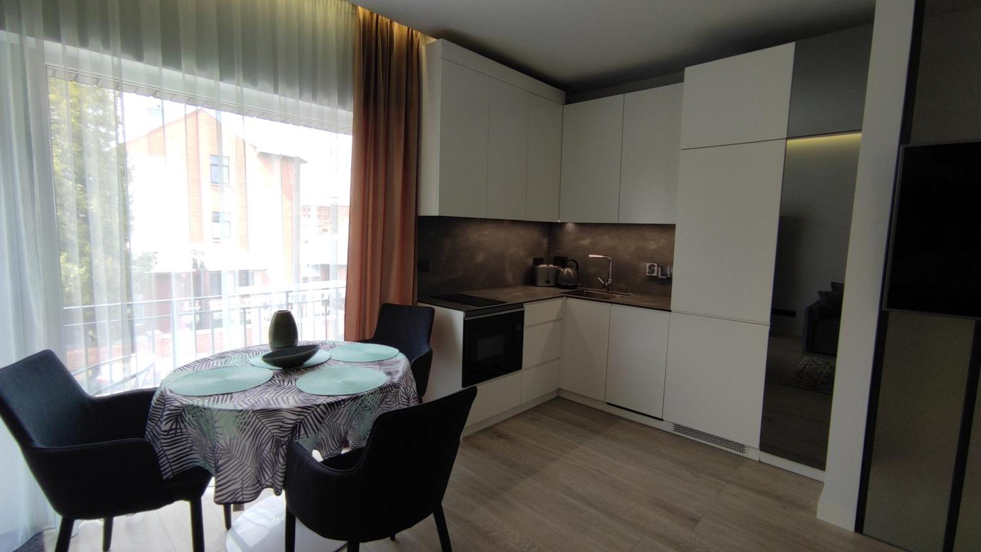 New J&R Apartment Near Girstutis, Free Private Parking & Self Check-In Kaunas Exterior photo