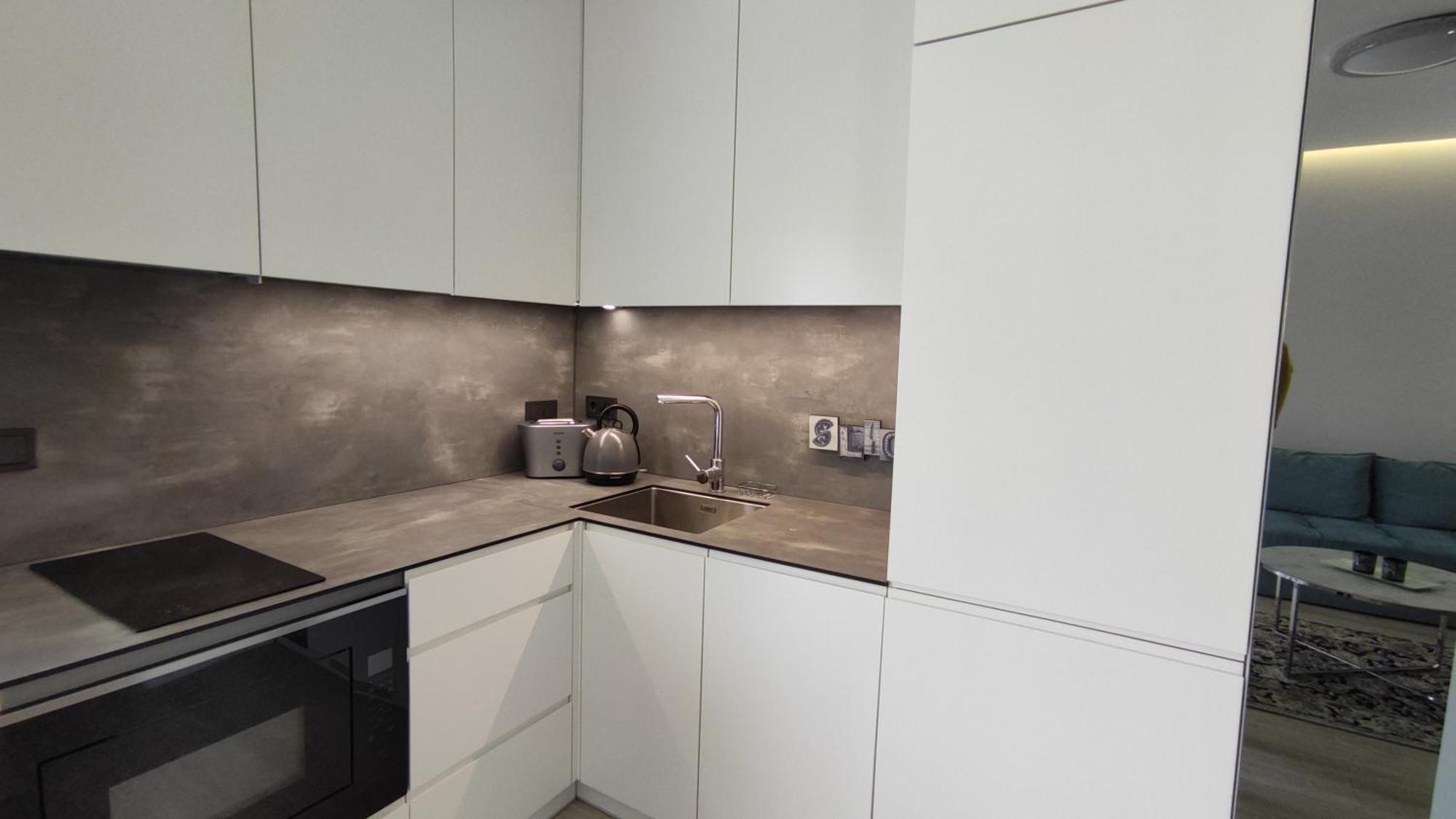 New J&R Apartment Near Girstutis, Free Private Parking & Self Check-In Kaunas Exterior photo